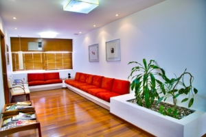 pregnant-without-IVF-clinic-waiting-room-helena-tubridy-fertility-coach